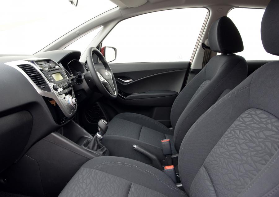  Hyundai ix20 2010 года  (UK) (фото 20 из 31)